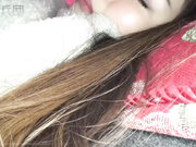 国产最疯狂的“迷奸”女孩是在某银行上班的职员，女孩的皮肤好白好嫩，太美了逼看着就想舔