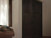 欲火中烧继妹自慰被大鸡巴哥抓到并操