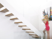 诱惑摄影师玩弄美乳揉捏淫穴展示性爱