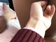 普通话对白，丝袜诱惑，和下面一摸就出水的师妹酒店开房啪啪