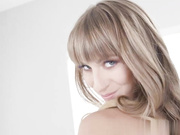 安吉尔·杨斯吸吮大黑鸡巴