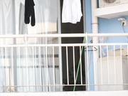 精品推薦 偷錄豪放女全裸上身陽臺晾衣物 苗條身材堅挺美乳看得讓人欲火焚身 1080P高清原版