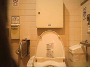 某品牌商場高級坐廁正點角度偸拍多位氣質美女少婦如廁 尿完擦逼的動作優雅看得欲火焚身 720P高清原版