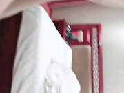 藝術院校文藝範氣質美女賓館和男友開房 主動吃雞巴扒光衣服嘗試各種體位玩弄 高潮直叫求饒 國語高清