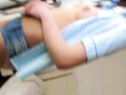 社会经验不足的女大学生被冒牌摄影师导演套路了宾馆私拍 夹得紧紧的稀毛BB还来大姨妈了 对白精彩