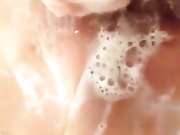 超可愛蘿莉萌妹子洗澡時激情自慰 叫聲動人