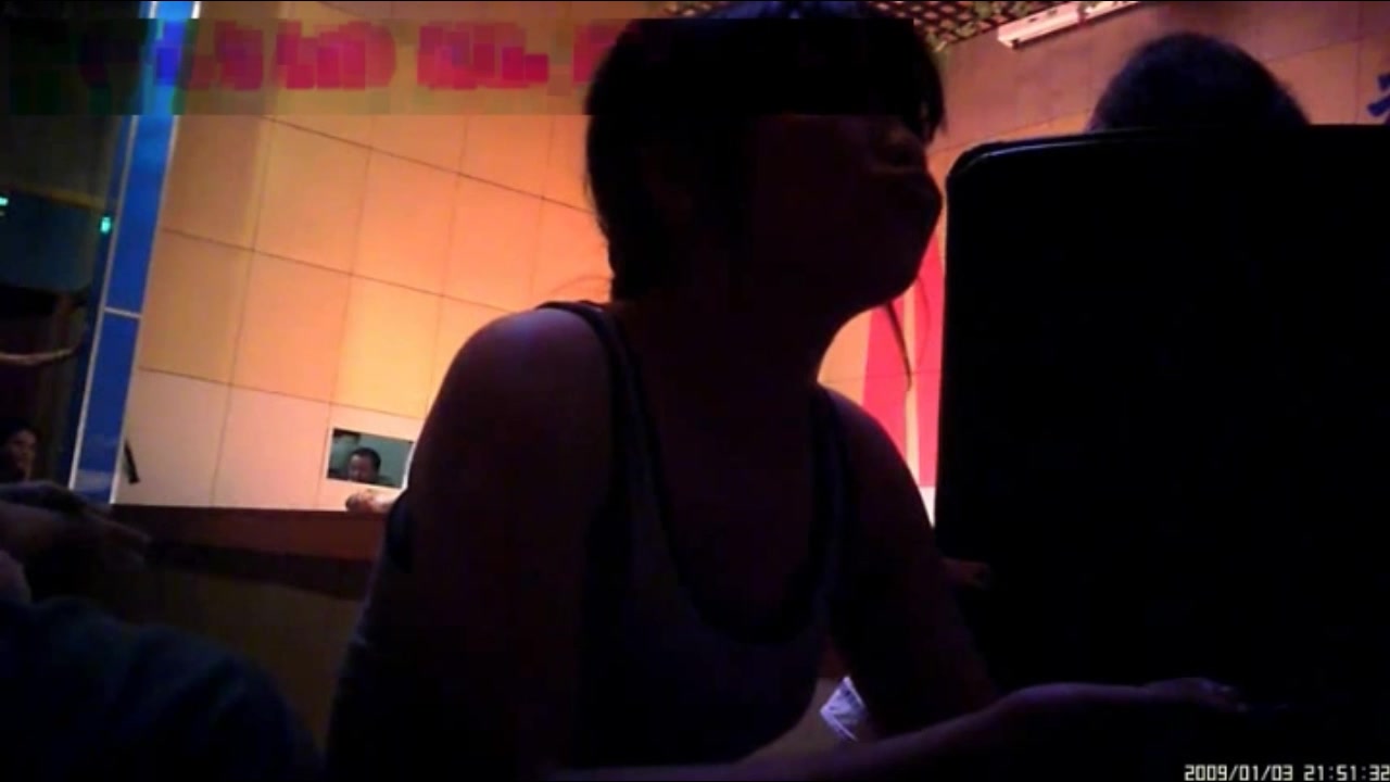 鄉村大劇場拍攝各式美女裸體艷舞表演 臺上臺下露奶露逼與觀眾激情互動 場面刺激～720P高清