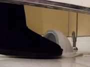 精品推薦 國內大神潛入某百貨公司員工洗手間拍攝各式美女如廁 形態各異姿勢看得欲火焚身 原版高清（第一部）