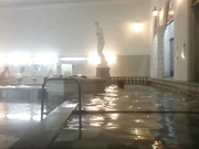 最新流出女偷拍客針孔攝像頭偷拍某美容會所洗浴中心大浴池各式美女少婦泡澡 雪白肌膚苗條身材看得讓人欲火焚身 720P高清原版