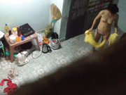 猥瑣房東偷拍性感漂亮美女下班回來洗完澡被男友拉到床上各種姿勢狠狠抽插 連續幹了3次直接累趴下了 1080P高清