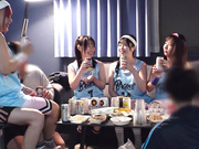 [STCV-557] 【流出映像】大学バスケサークル女子4人組が《バスケ街コン》で出会った男たちと大乱交 - 1of5