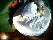 主題酒店拍攝到的奶子堅挺大學靚妹和情人開房愛愛 貌似剛脫完衣服就接到男友電話 露臉高清