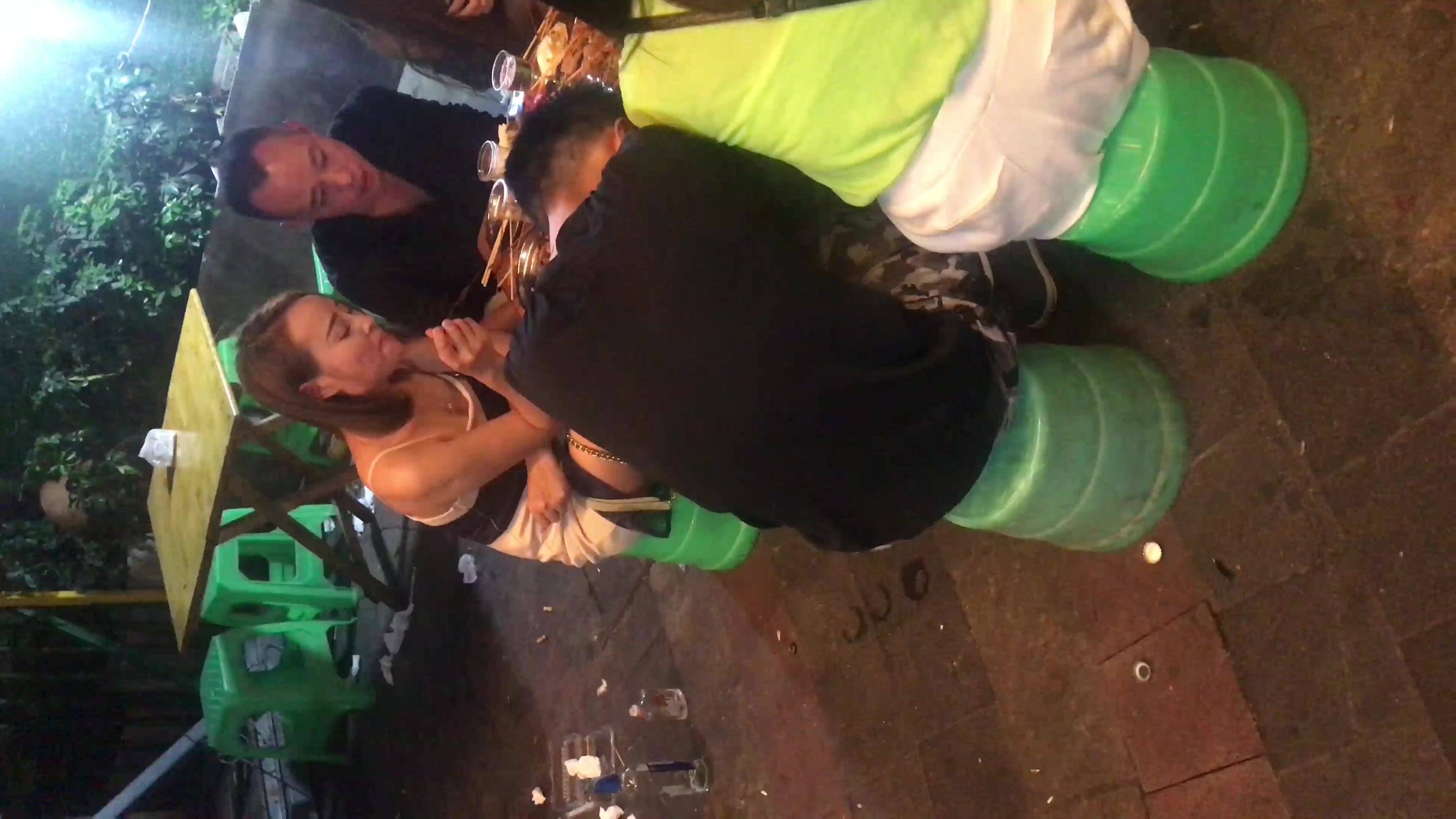 最新流出國內廁拍大神潛入商場網吧公共女廁近距離拍攝各式漂亮妹子如廁 逼逼肥嫩毛毛濃密誘惑～4K高清無水印