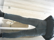 最新流出國內廁拍大神潛入某商場全景偷拍各式美女少婦如廁噓噓 貌似有個高冷JK紅毛衣絲襪妹子臉都凍紅了 4K超清原版