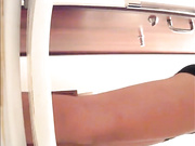 某站最新流出-餐廳公共女廁偷拍到的幾個身材顏值不錯的美女如廁噓噓 逼毛毛性感絕對誘惑 720P高清原版