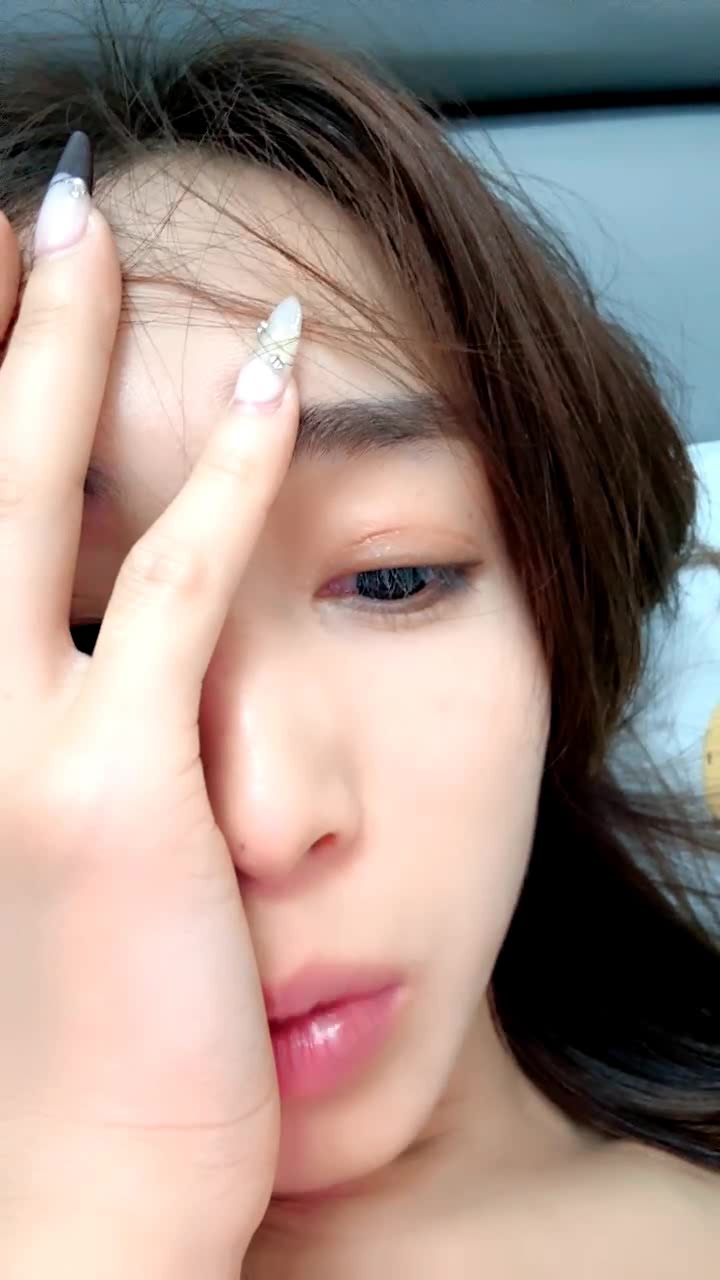 乖巧听话的黑丝骚人妻露脸跟大哥激情啪啪直播刺激狼友，口交大鸡巴淫声荡语多体位无套爆草浪叫不止射肚子上