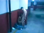 胆子大的一对情侣， 小区地下停车场脱光打炮 胆子大的一对情侣， 小区地下停车场脱光打炮