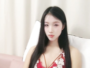 颜值嫩妹【九亿少男梦】第二弹，中年大叔的玩具，大长腿白虎嫩穴，口活干炮样样精通