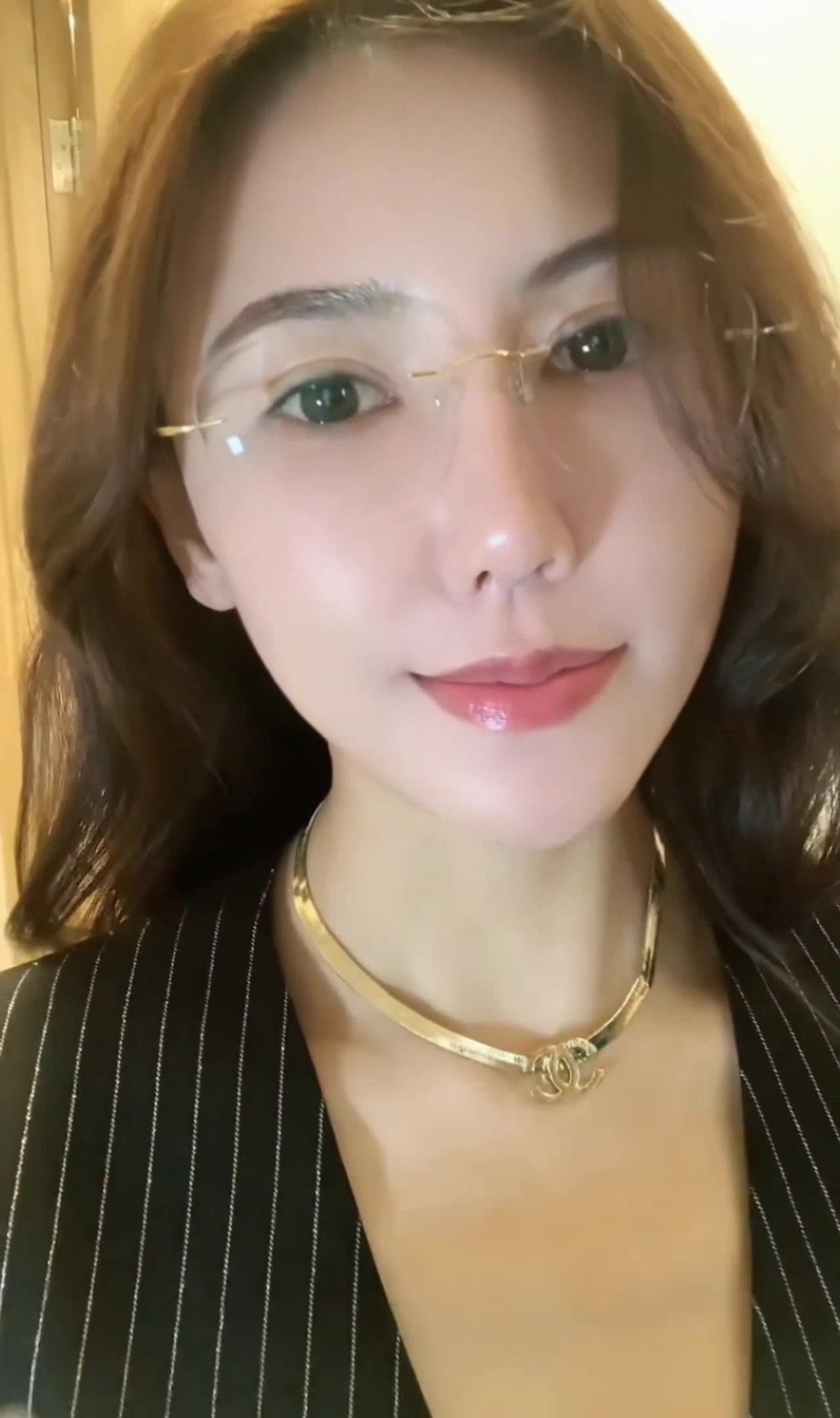 超爽剧情 妈妈的秘密计划：温柔漂亮的妈妈对自己的儿子实施秘密的计划