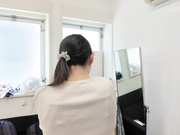 SDNM-526 初めての複数プレイでイカされて全身愛液まみれ 最高に敏感なママが大絶頂 緊張の責められAV体験 - 1of5