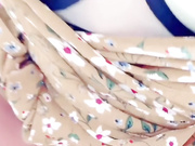 原创小姨子的秘密海边小姨子献出美鲍让姐夫贪婪舔吃阳台跪献口交迎着海风后入精液射满菊花流入阴道