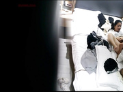 好清纯的一对小情侣 男孩给女生舔的时候 女生还自己拿手机录视频 真是年轻不懂社会险恶