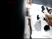 好清纯的一对小情侣 男孩给女生舔的时候 女生还自己拿手机录视频 真是年轻不懂社会险恶