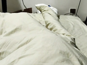 趁大哥不在，约嫂子来我家玩，嫂子的逼操着真的刺激