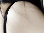 趁大哥不在，约嫂子来我家玩，嫂子的逼操着真的刺激