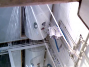 针孔偷拍隔壁少妇洗澡，下面肥美