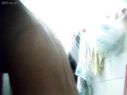 针孔偷拍合租美女洗澡拍了她好几年