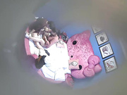 精品小旅馆情趣房偷拍一对文化范的技术控情侣为了更贴近肌肤相互刮对方性器官的毛毛