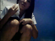 正面角度非常好女士坐厕连续TP气质好身材佳大美女拉屎撒尿明明是坐便全当蹲便了其中一个妹纸拉翔表情好纠结