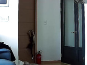 黑客破解家庭网络摄像头监控TP女白领如厕洗澡最后情深一闻来月经的内裤