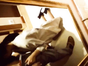 对白非常淫荡变态大神新认识调教的清纯美乳大学生父女相称非常听话对着镜子后入上面吃J8下面炮机伺候剃阴毛