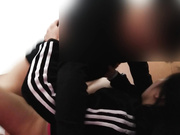 城中村搭讪的运动服站街妹子，被带到旅馆的长租房里交易干之前看看逼1080P高清无水印