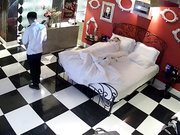 精品情趣酒店马赛克房偷拍家境不错的帅哥和女朋友开房啪啪