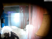 精品酒店偷拍气质性感的高颜值美女被性经验丰富又会玩的男友戴上情趣狗链套开档黑丝连体袜后狠狠爆操!