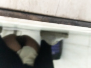 岛国盗拍网站流出国内牛人潜入地铁尾随漂美女嘘嘘