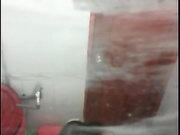 窗外偷窥邻居大学生美眉洗澡大胸细腰让人有一种想抱着她后人的冲动妹子貌似来月事了