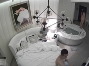 精装套房企业高管与苗条白嫩小情人开房啪啪真有情调喝红酒跳舞浴缸内大战舔逼水中女上站立回床上继续操