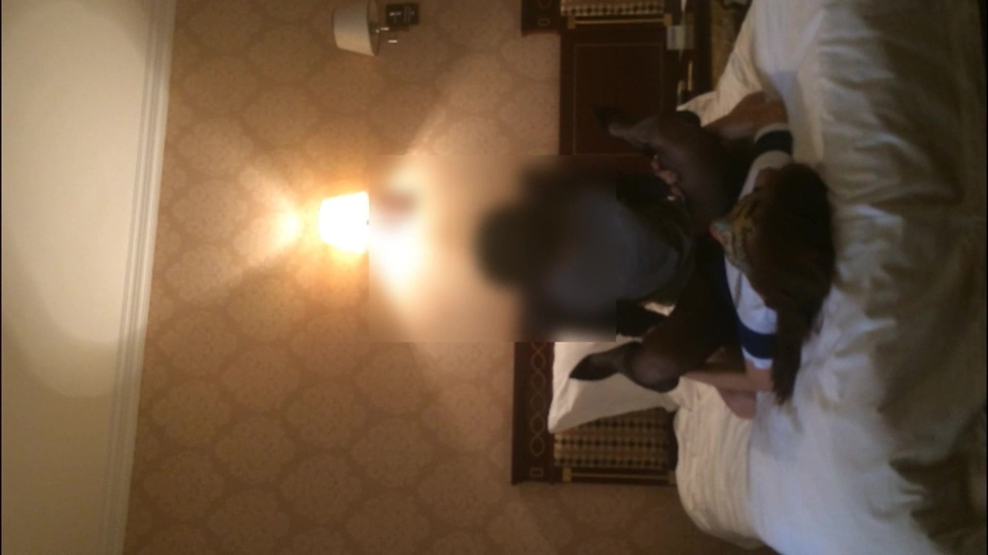 撩妹高手趁机下手约啪单位刚失恋不久的黑丝美腿人事部骚女同事阴毛不多好像还是馒头B对白淫荡1080P原版