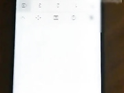 变态哥套路两个工厂妹子回家喝酒下药灌倒一块干，苗条妹子药力不够醒来拼命反抗