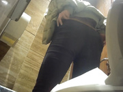 坐盜市最新流出酒店內部员工女厕TP几个個服务员美女真多