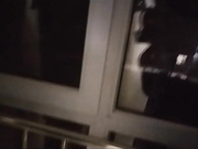 吃完宵夜把淫骚女白领带到出租屋啪啪草到她说脚软站不住了