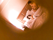 斯文眼镜男约会说话很嗲又骚又会撒娇扮可爱漂亮美女站位口交说有尿不裹了脱光啪啪叫的人心痒痒对白搞笑