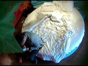 美乳漂亮的大学美女背着男友和社会上认识的朋友酒店开房,扒光衣服刚抽插接到男友电话,强忍着兴奋不敢叫!