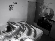 “这么湿你夹我啦”对白清晰民宅摄像头破解TP恩爱小夫妻洗过澡后床上激情造爱