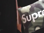 风骚TS胡玥枫小区楼下和炮友在车上激情，舌吻龟头，含着鸡巴滑滑口活真好，大白天追求这种刺激！