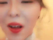 很有味道的美少妇全程露脸直播与大哥啪啪，一起洗澡勾引给打哥推鸡巴口活，多体位激情爆草自己揉奶子浪叫